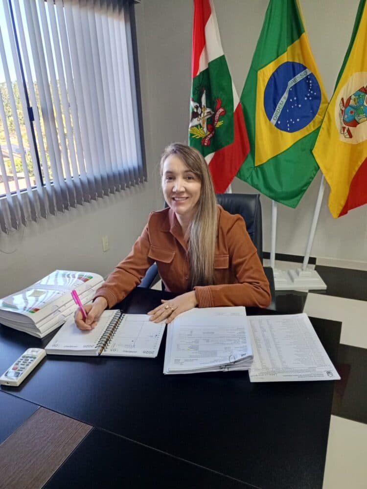 Uma nova esperança para Santa Terezinha: pavimentação histórica ganha força e movimenta município, um sonho que sai do papel - primeira página sc
