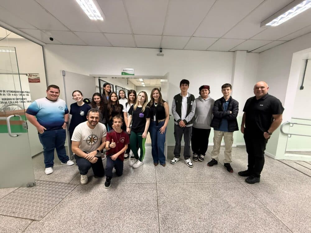 Vereadores mirins visitam Secretaria de Educação - primeira página sc